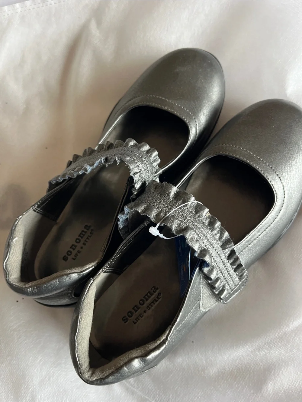 Sonoma Metallic Pewter Ruffled Mary Jane Shoes Sz 4 Youth